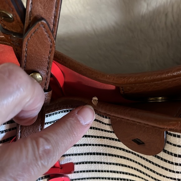Fossil stripped cream and black Rachel tote bag with bright neon zipper wallet - Picture 7 of 13